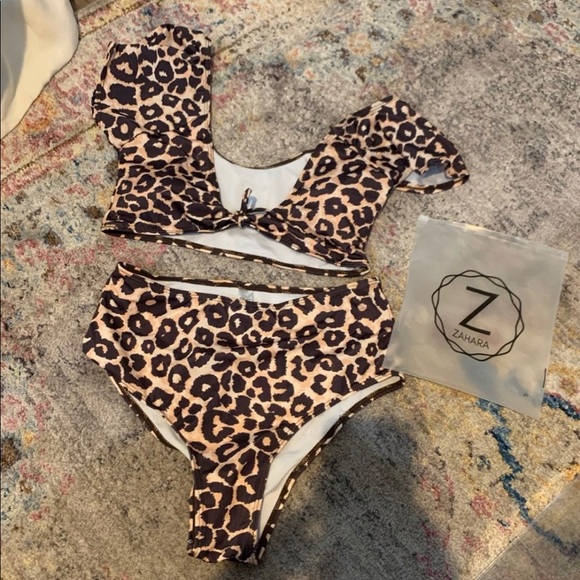 Bikini - Picture 2 of 4